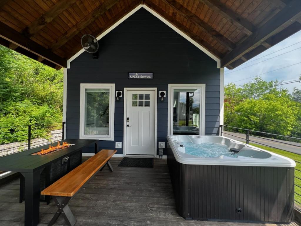 Modern Smoky Mountain Tiny House Lejlighed Pigeon Forge Eksteriør billede