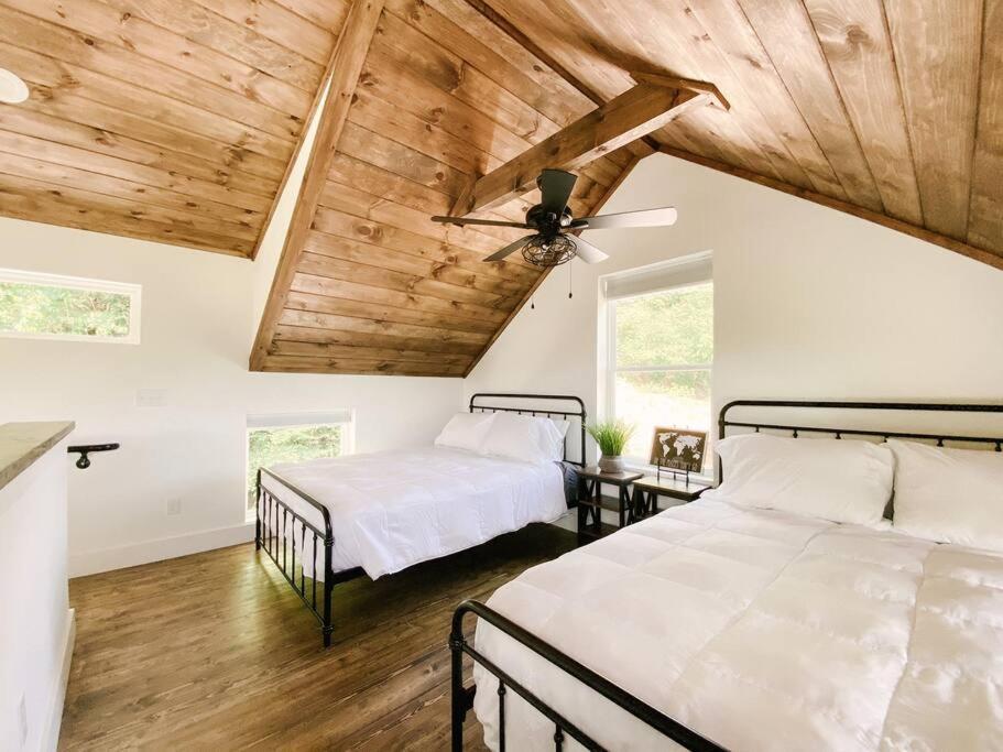 Modern Smoky Mountain Tiny House Lejlighed Pigeon Forge Eksteriør billede