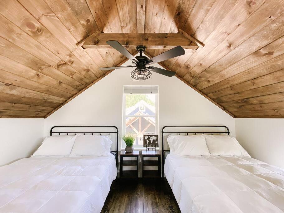 Modern Smoky Mountain Tiny House Lejlighed Pigeon Forge Eksteriør billede